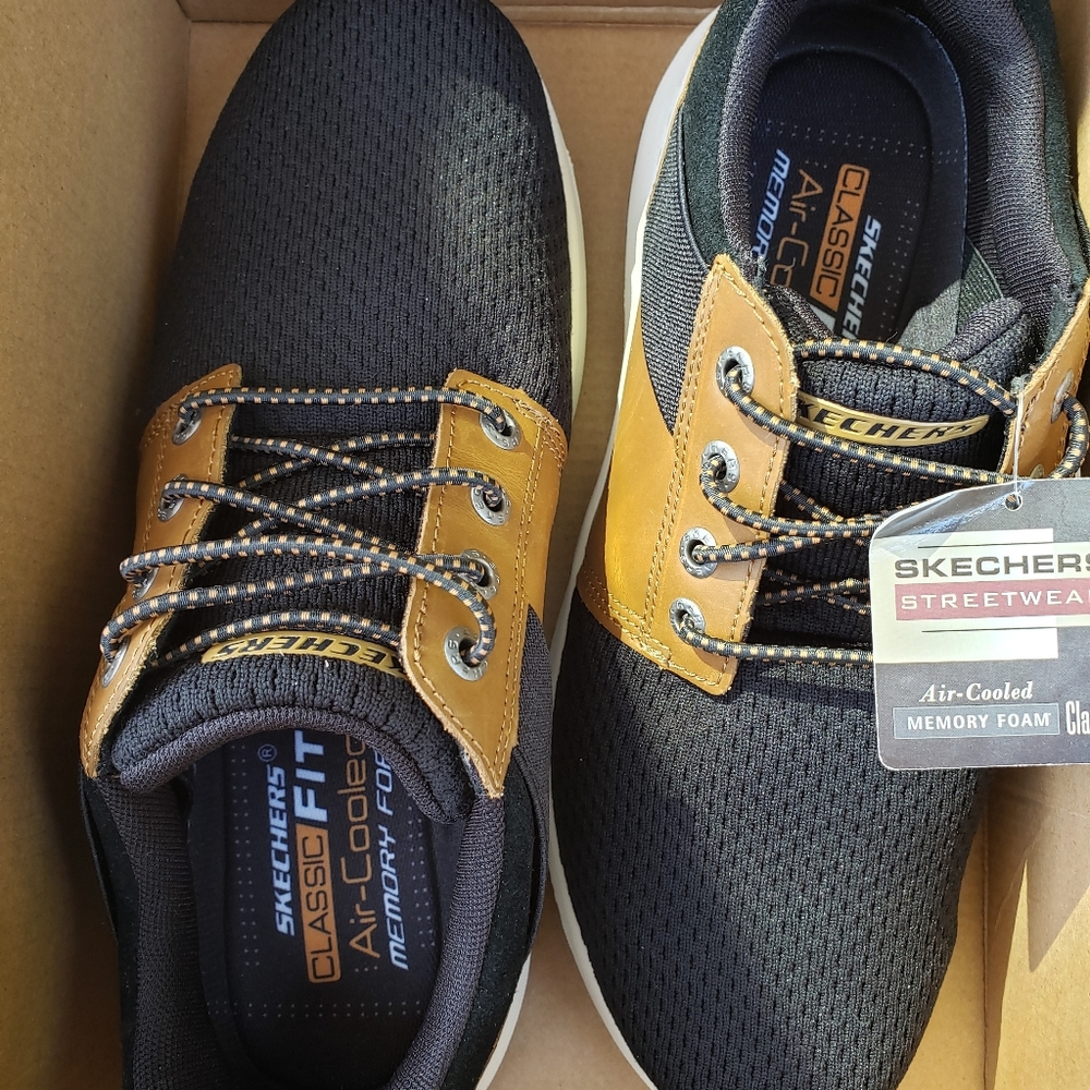 Sketchers Casual shoes Size 8 & 8.5